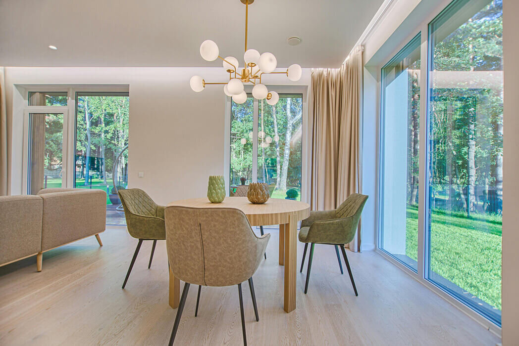 Dining room with modern lighting