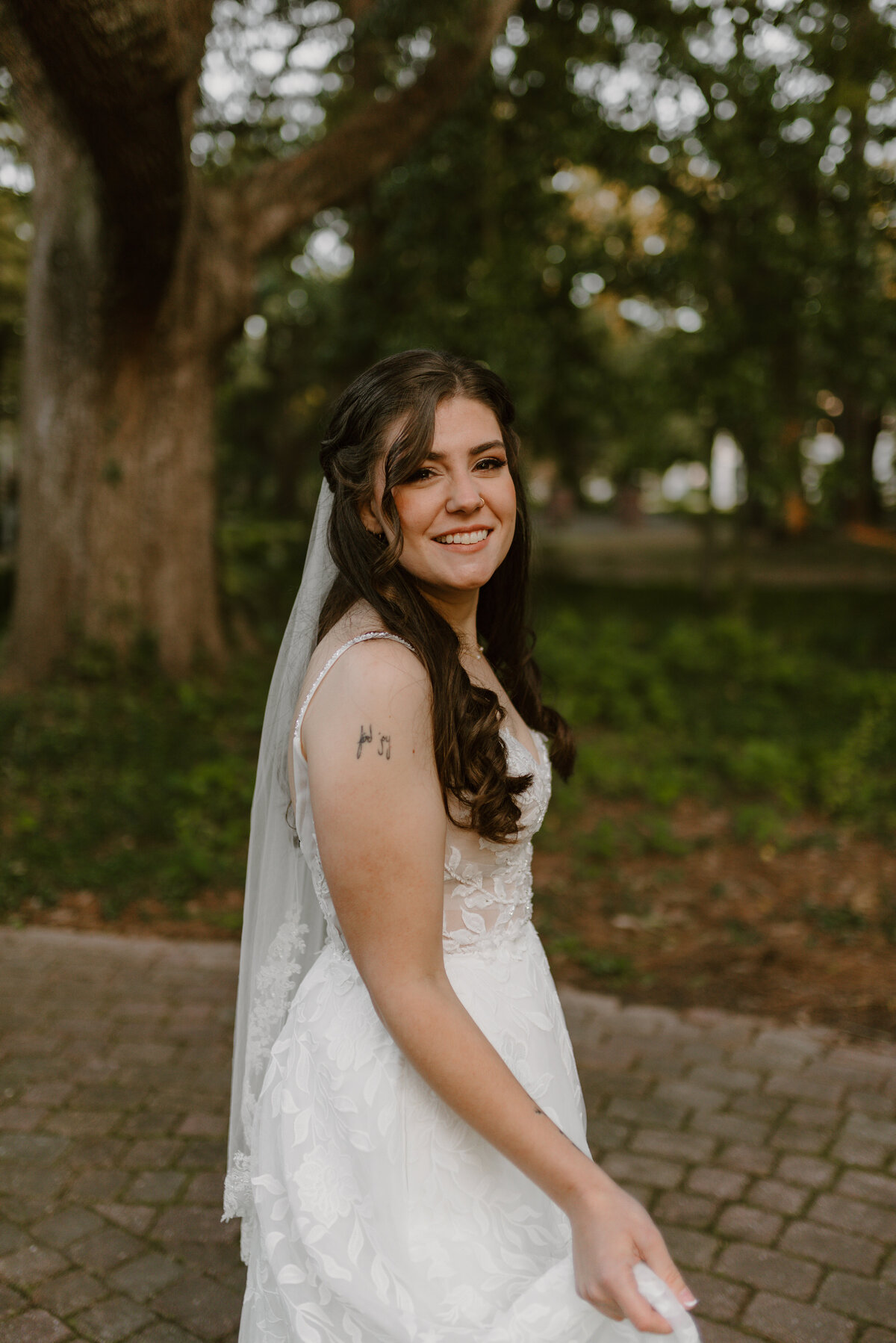 a bridal portrait at the UL alumni center in lafayette, louisiana.