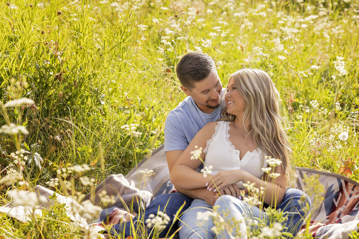 Shanna-Mae-Photography-Montana-Photographer-Engagement-Couples-Mountains-Wildflowers-Ennis-Bozeman-007