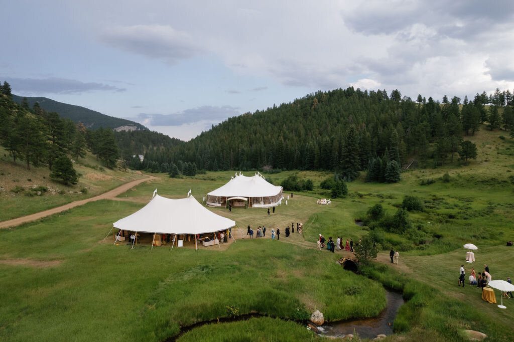 Colorado-wedding-planner-tented-wedding