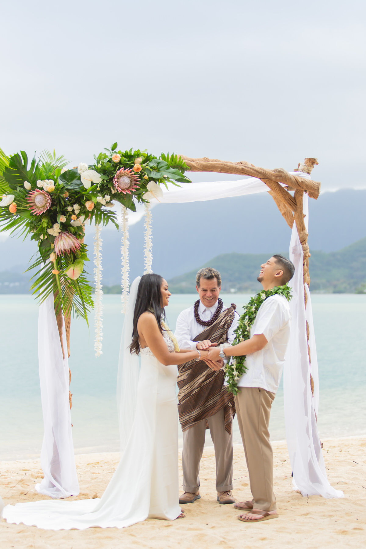 View Oahu Wedding Photography by Top Wedding Photographers