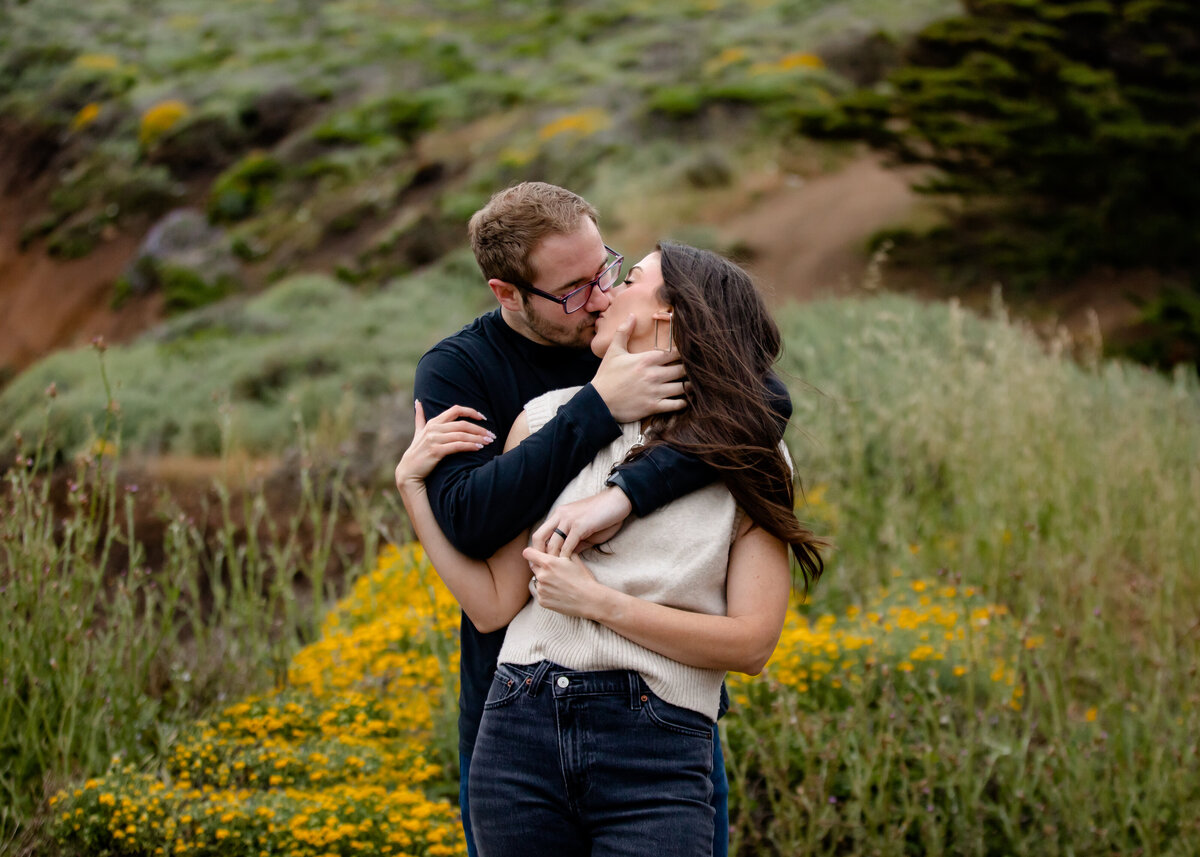 05312023_Makenzie+Gavin_RodeoBeachCA_AnjaJensenPhotography-74