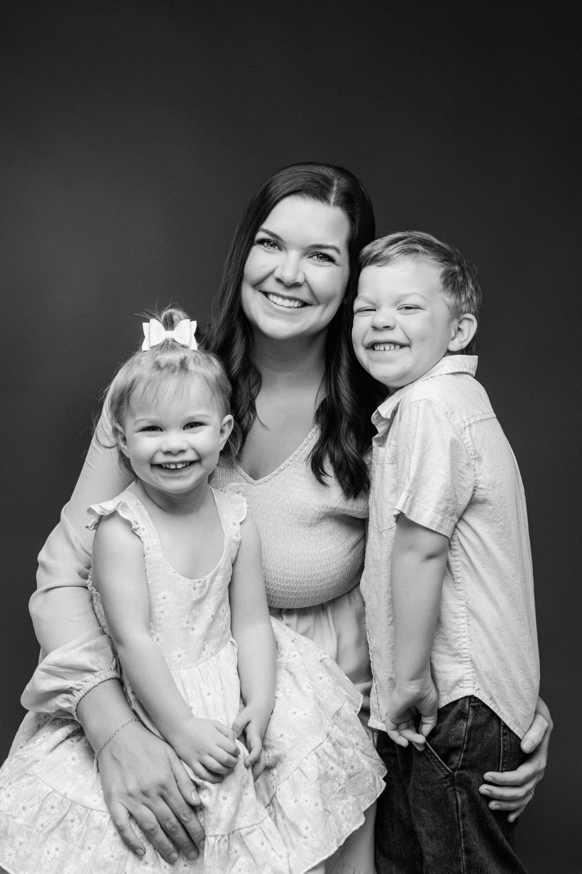 250408-LizRoberts-Motherhood-AP50BW
