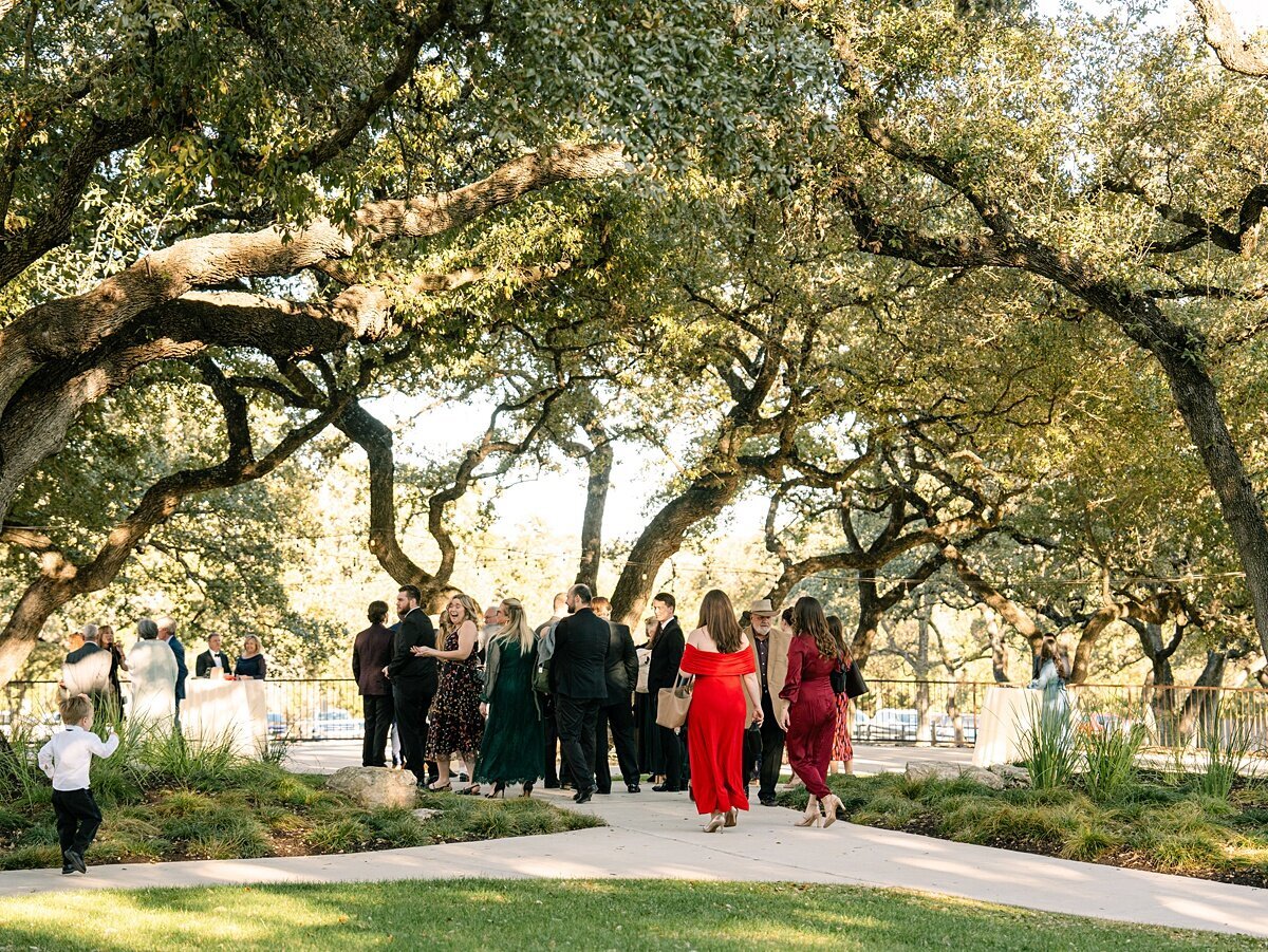Chandelier- of-Gruene-San-Antonio-wedding_0002
