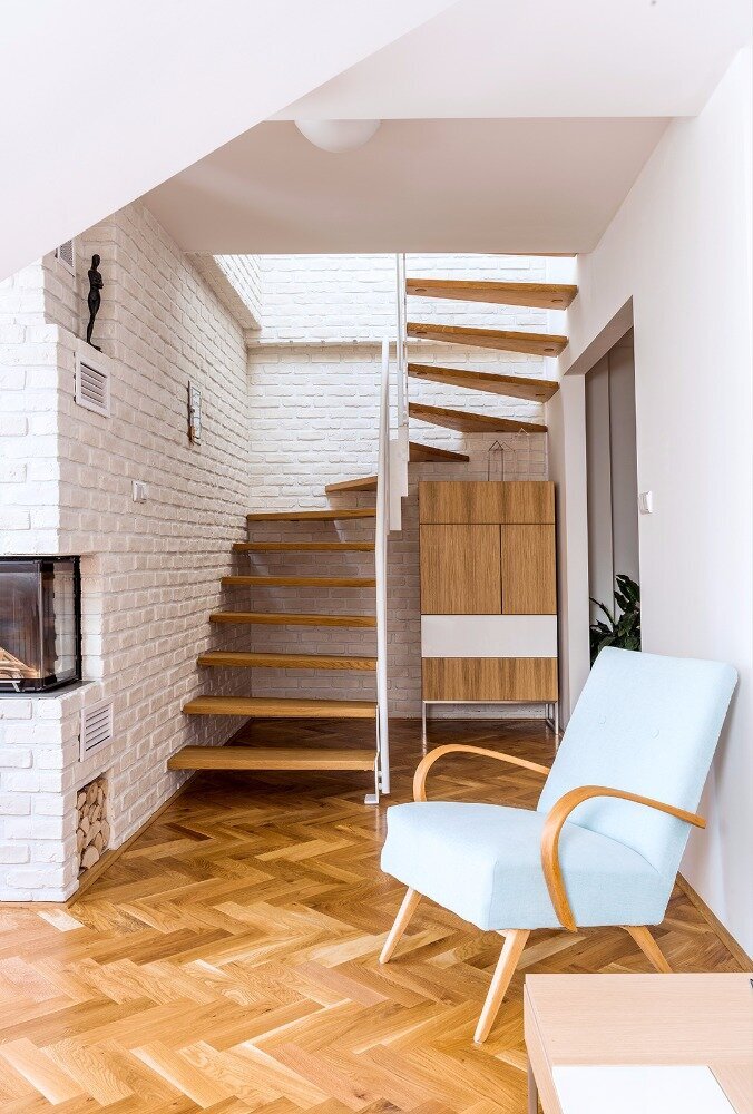 design interiéru mezonetu schodiště