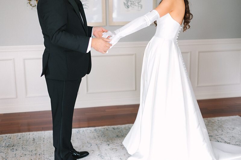 dad-sees-bride-first-time-evansville-wedding10