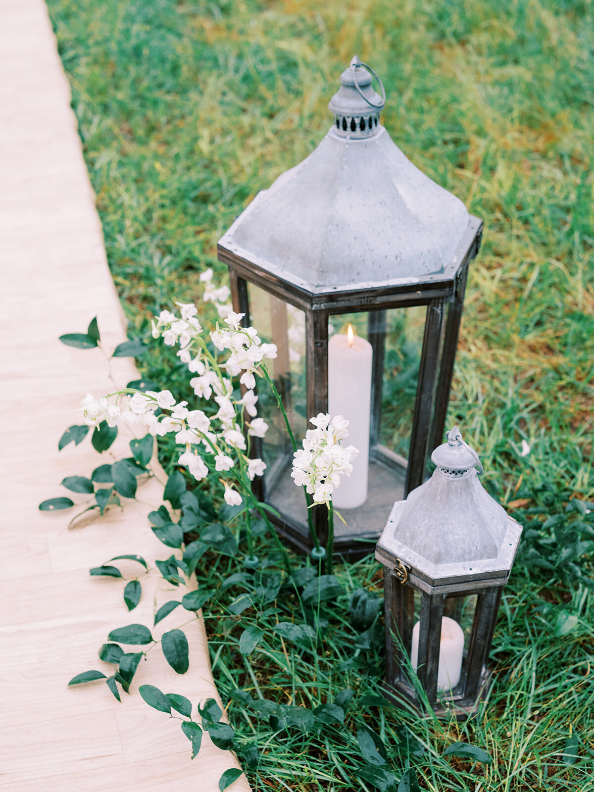 wedding-lanterns-outdoor