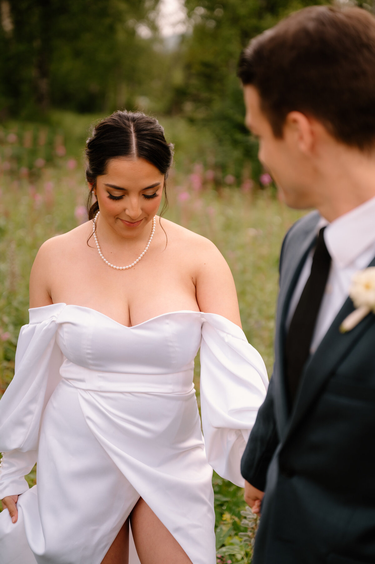 cozy-cabin-and-mountain-elopement-julianna-mb-photography-17