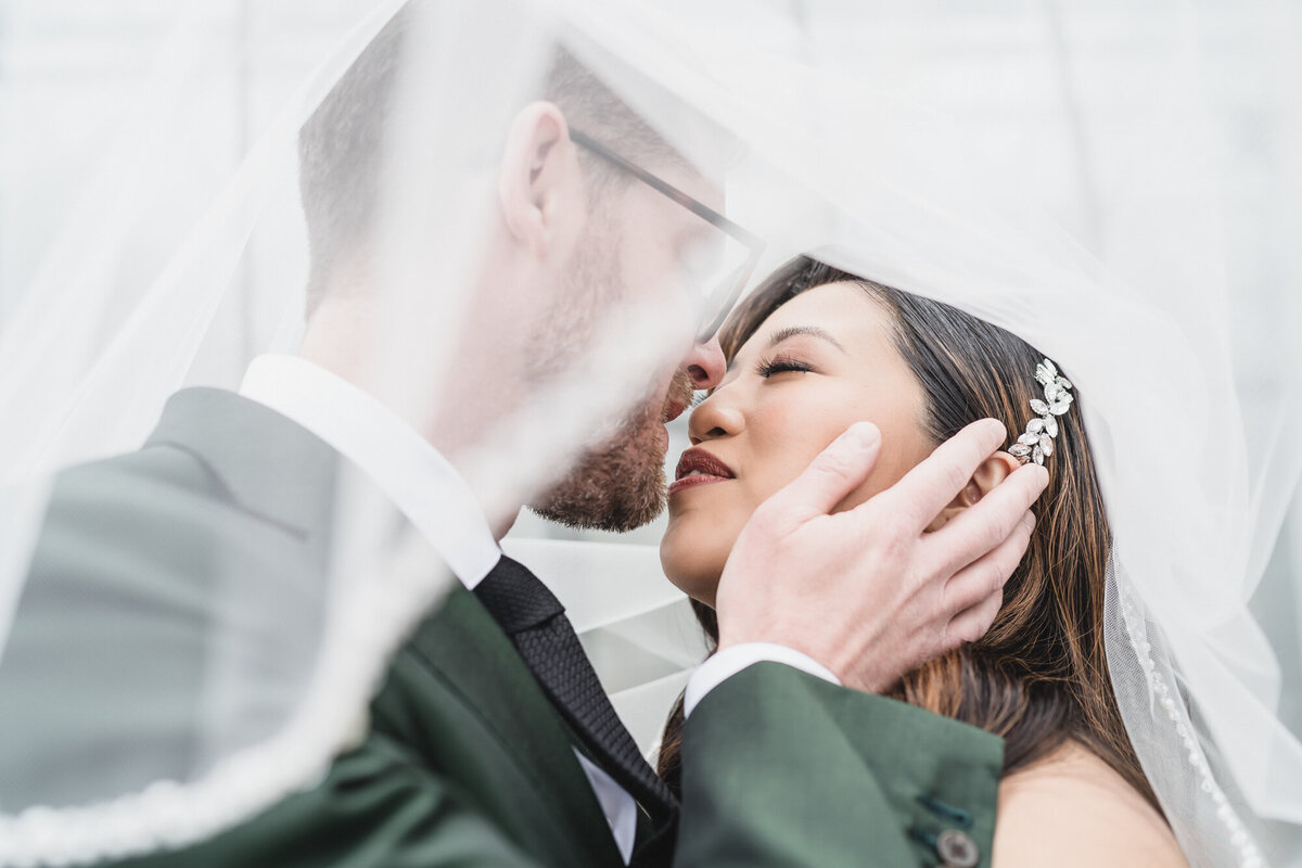 A MAGICAL WINTER PLANTERRA GARDEN WEDDING WITH A GREEN COLOR PALETTE IN WEST BLOOMFIELD, MICHIGAN PROVIDED BY KARI DAWSON PHOTOGRAPHY52