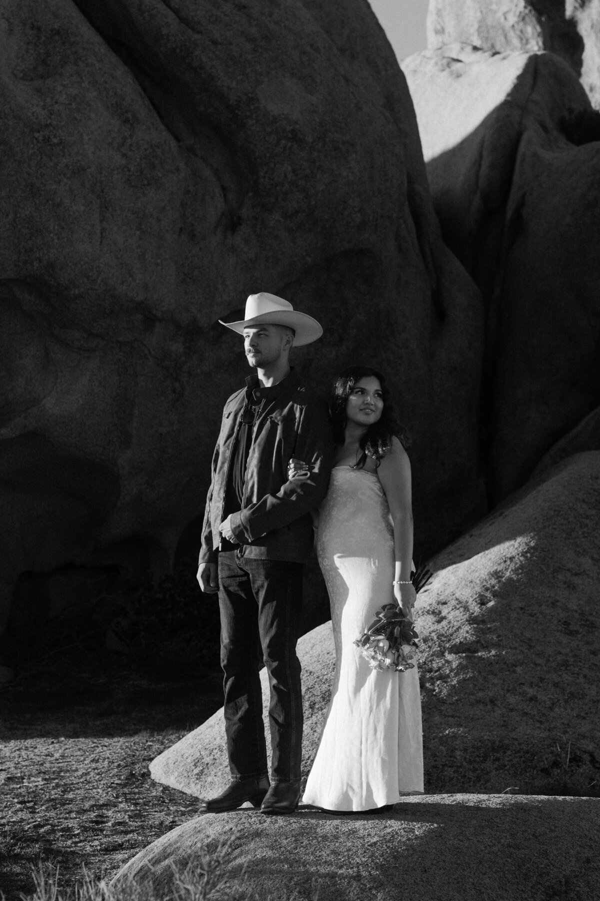 brefloresphotography-joshuatreeengagement-40