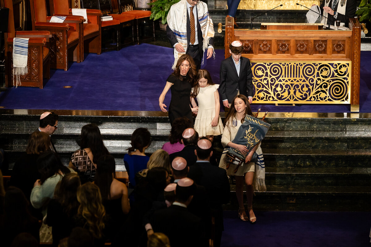 Current_Bat_Mitzvah_Ceremony_edit-Olivia-0088