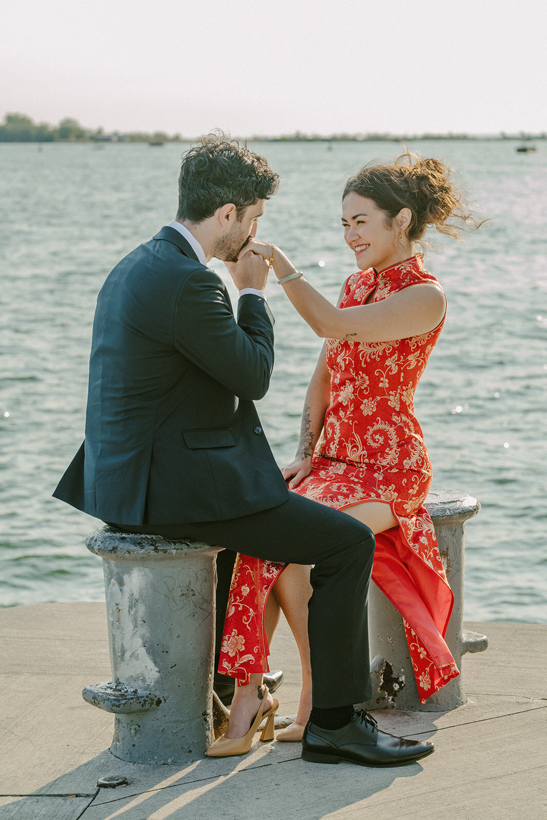 toronto-city-elopement-city-hall-ttc-subway-sugar-beach-fun-romantic-sumer-wedding-2815