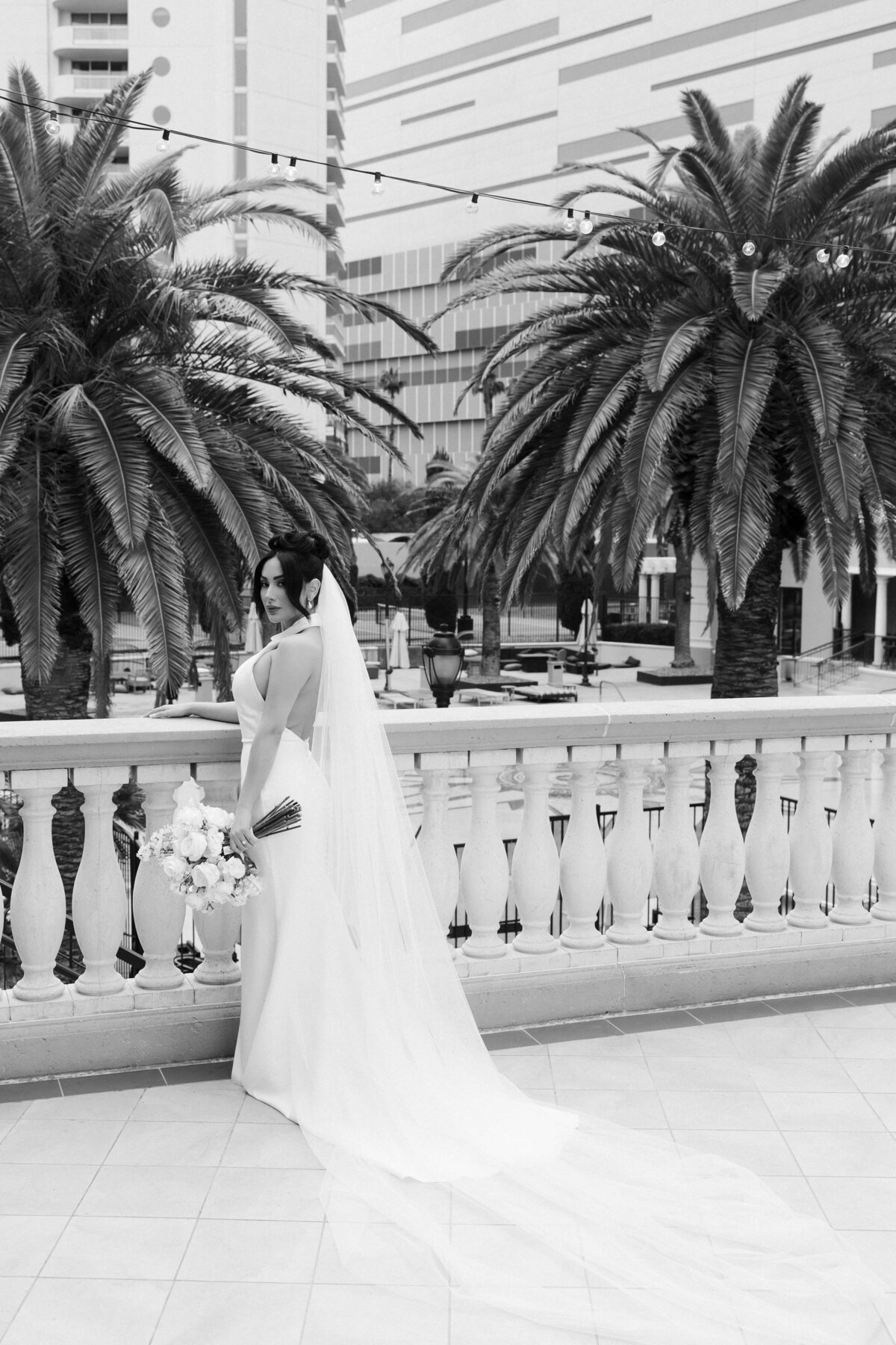 20riskyexposure_andrea-george_las-vegas-elopement-photography