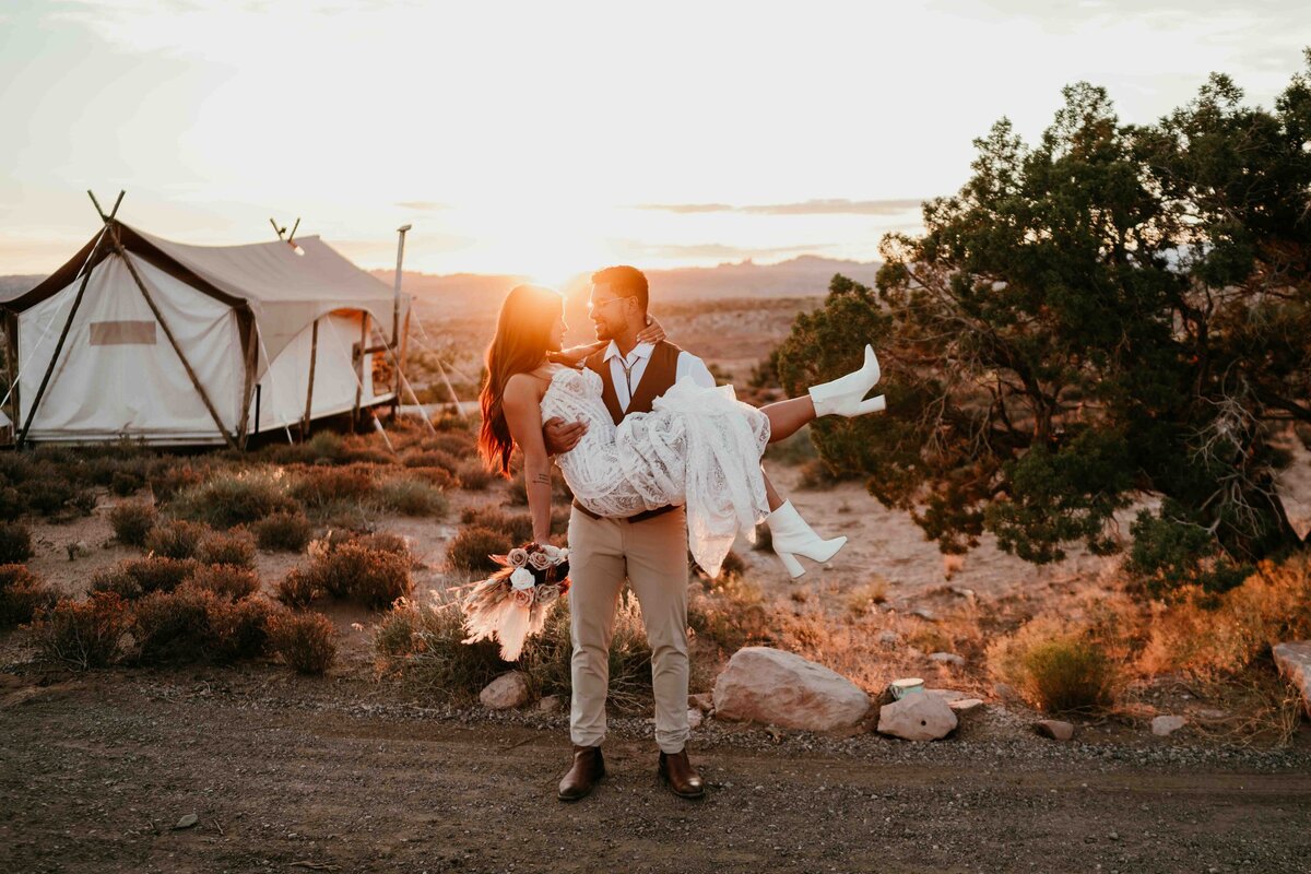 Moab-Utah-elopement-Photographer-Chasing-Creative-3