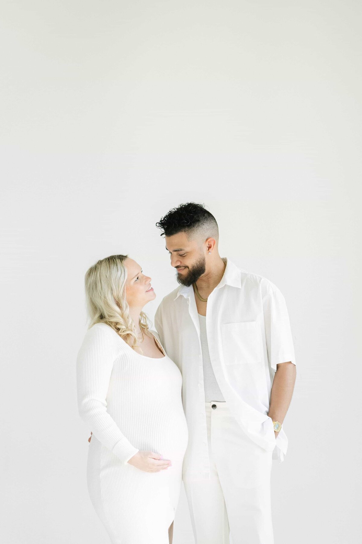 Sophisticated maternity photoshoot at Superb Studio, Houston