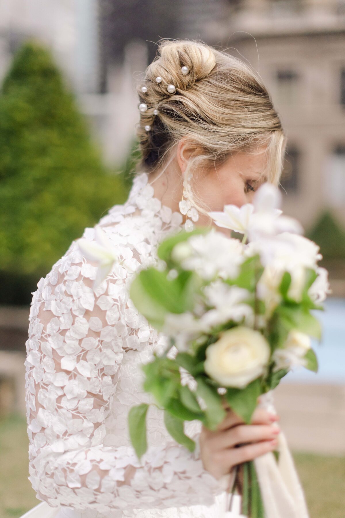 Bride holding bouquet
