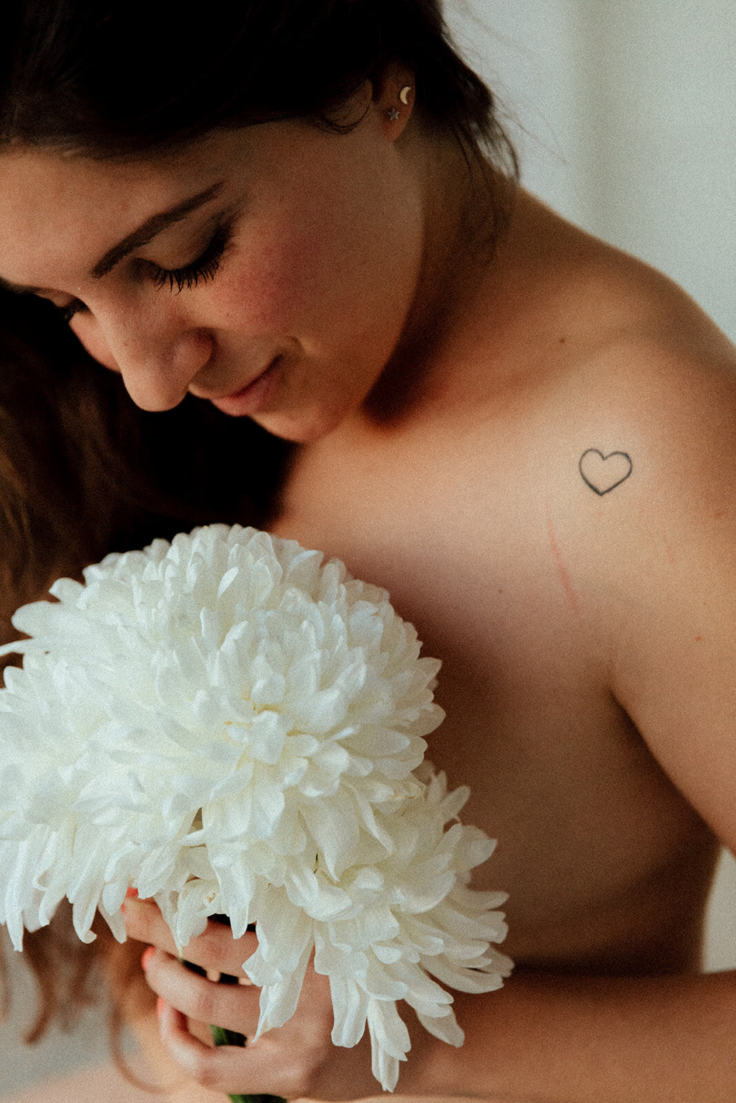 Amina-Boudoir-Photos-by-Emilie-Blanc-50