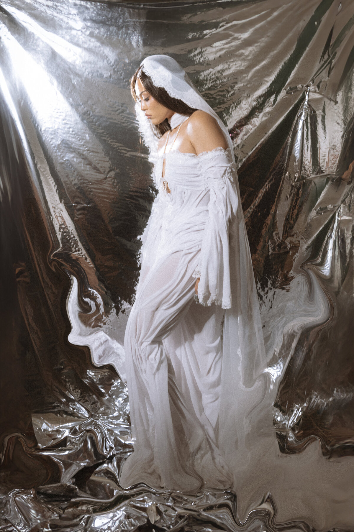 Bride wore siren dress style for her wedding in italy