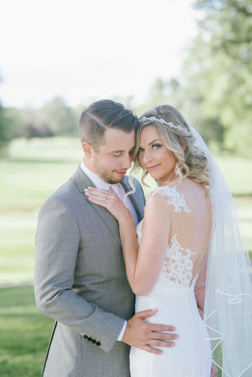 Classic timeliess wedding photoat Fiddlers Elbow CC