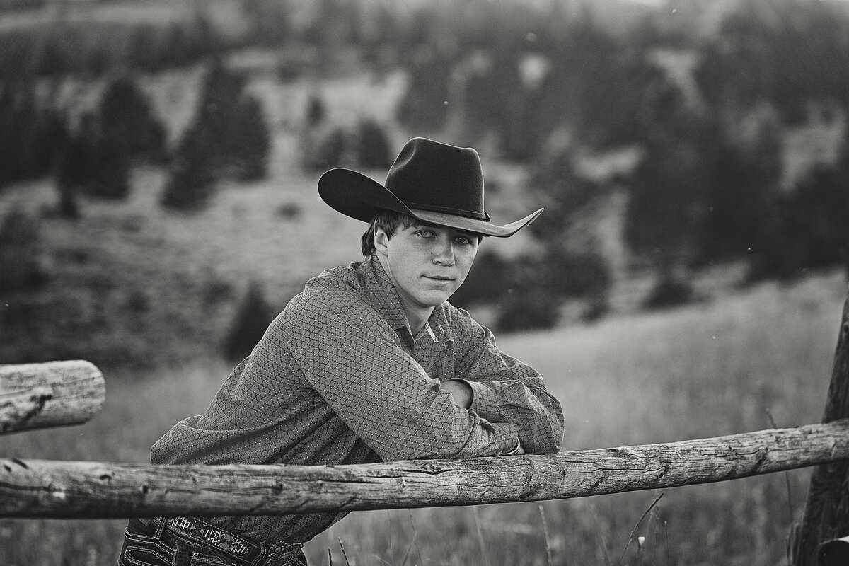 Shanna-Mae-Photography-Montana-Photographer-Highschool-Senior-Western-Boy-Ennis-Bozeman-002