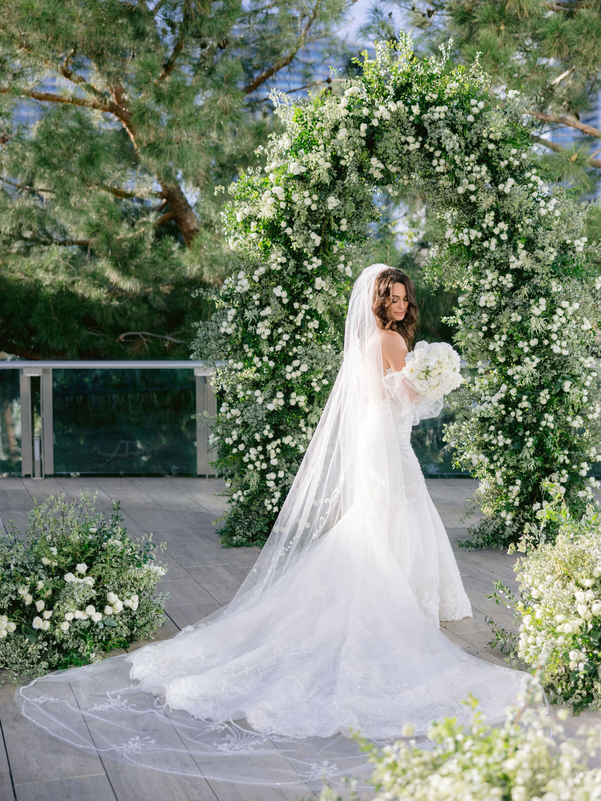 Luxurious-garden-inspired-arbor-for-wedding-ceremony