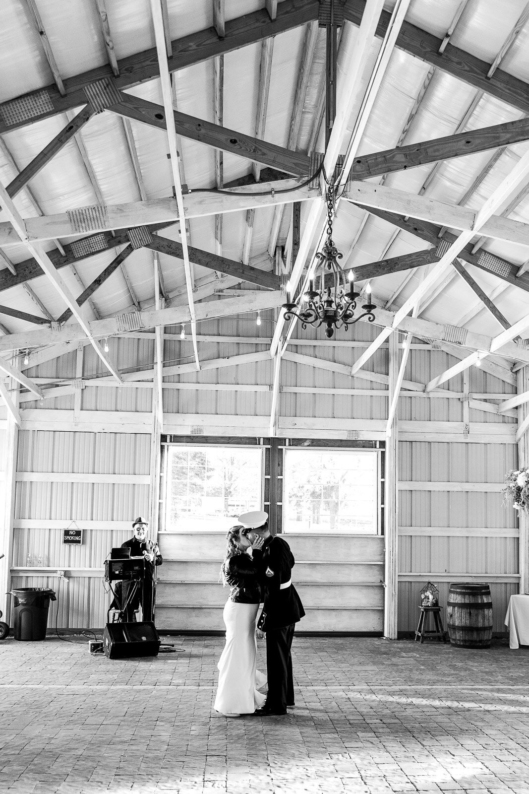 Milwaukee based photographer, Milwaukee wedding photographer, wisconsin wedding photographer, wisconsin weddings, Milwaukee photographer, St. James 1968, Lake country photography, Meredith Mutza Photography, Legends of Brandybrook, Paine Art Center