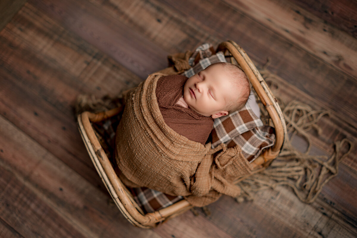 NW Arkansas newborn portrait studio, get newborn photos taken near me, NWA baby photographer