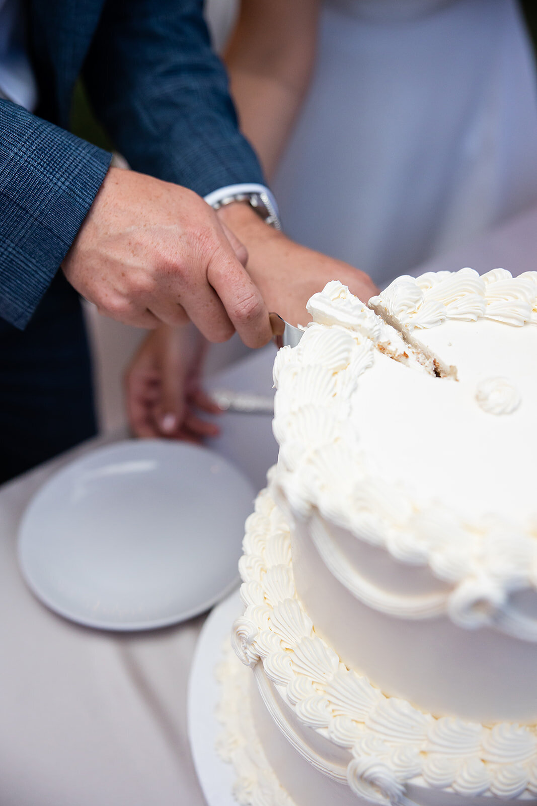 guilford-ct-wedding-cake-jen-strunk-events