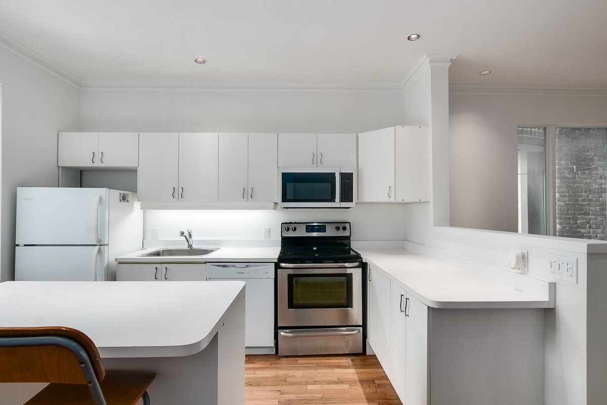 13-web-or-mls-15_003_Kitchen