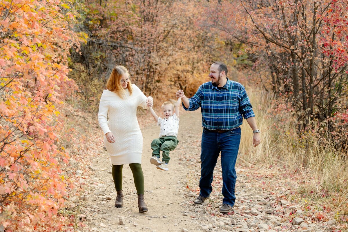 Provo-UT-Family-Session-Provo-Canyon-Big-Springs-Park-Fall-Mini-Session-Magnolia-and-Grace-Photography-Co-EdenJ# (1)-5