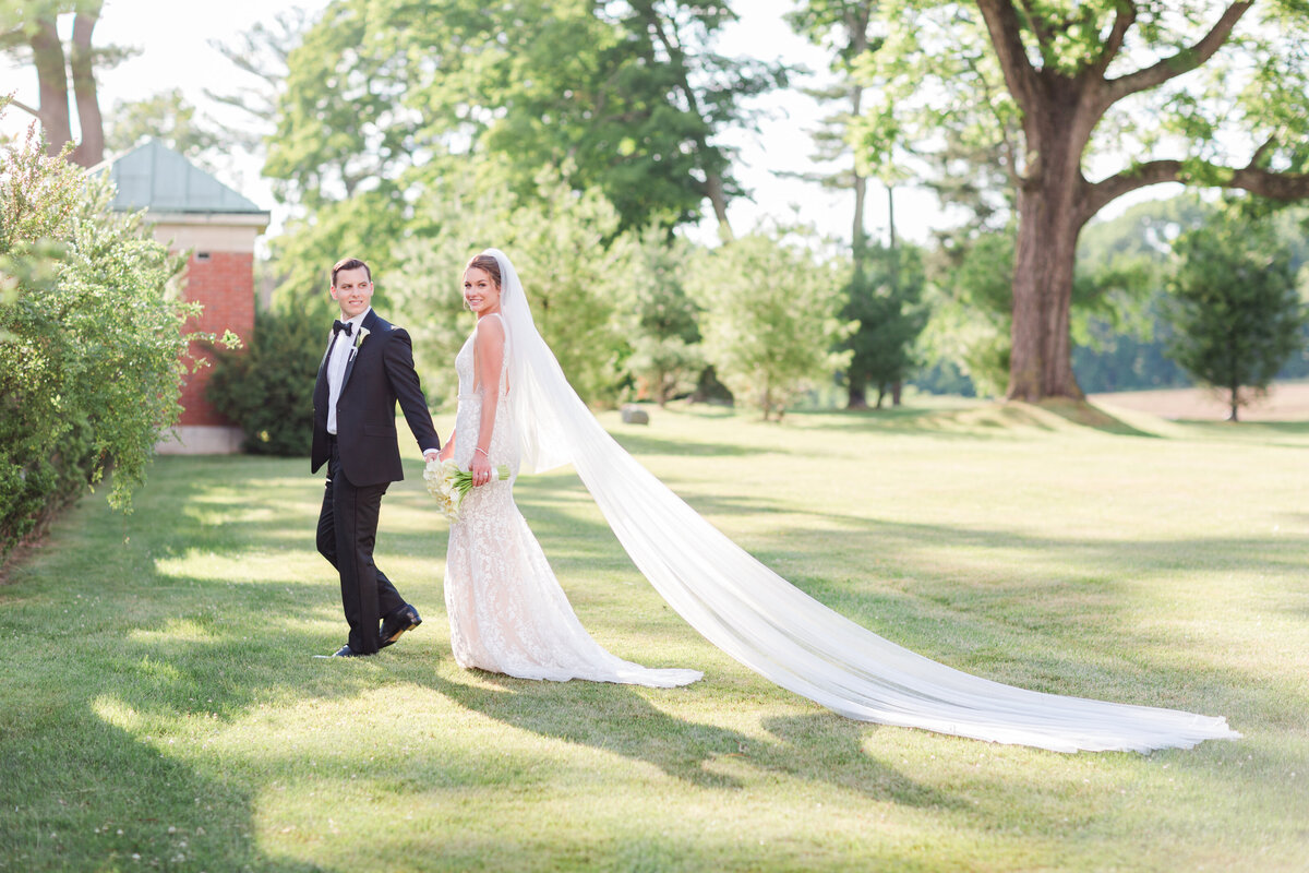 Lauren Kearns Photography Estate Wedding Photographer Biltmore Asheville North Carolina Swan House Atlanta Georgia Vanderbilt Newport Rhode Island Charleston South Carolina Florida New Jersey East Coast Engagement Couple Morristown-Natirar