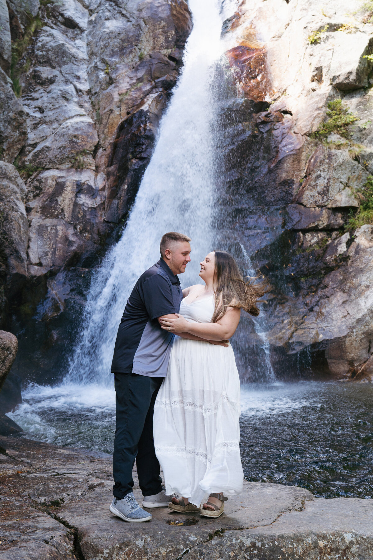 Capture breathtaking engagement photos in the White Mountains. Stunning landscapes, adventurous vibes, and timeless moments in nature.