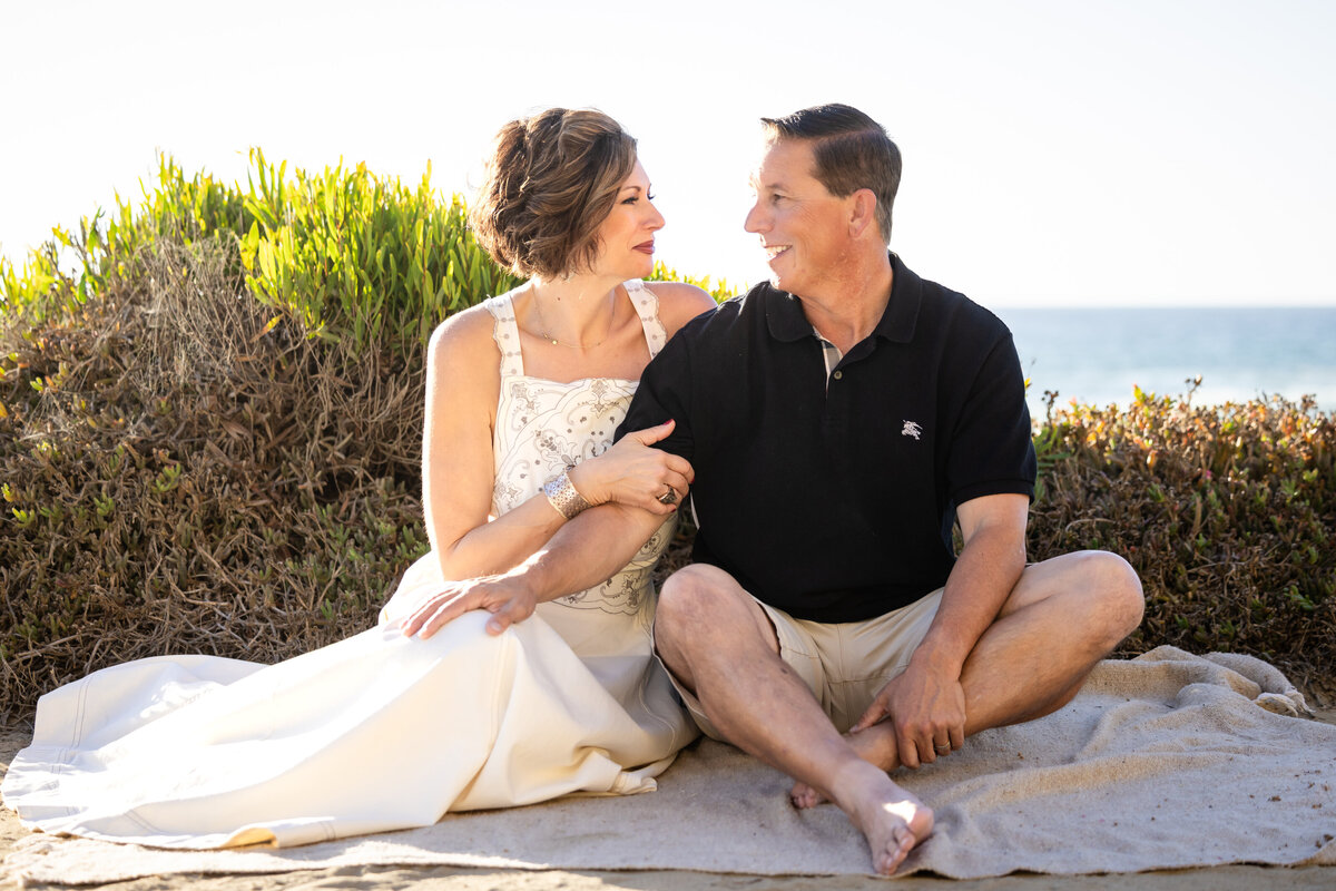 families-smiling-couple-photo-beach-orange-county-lauren-ford-photography