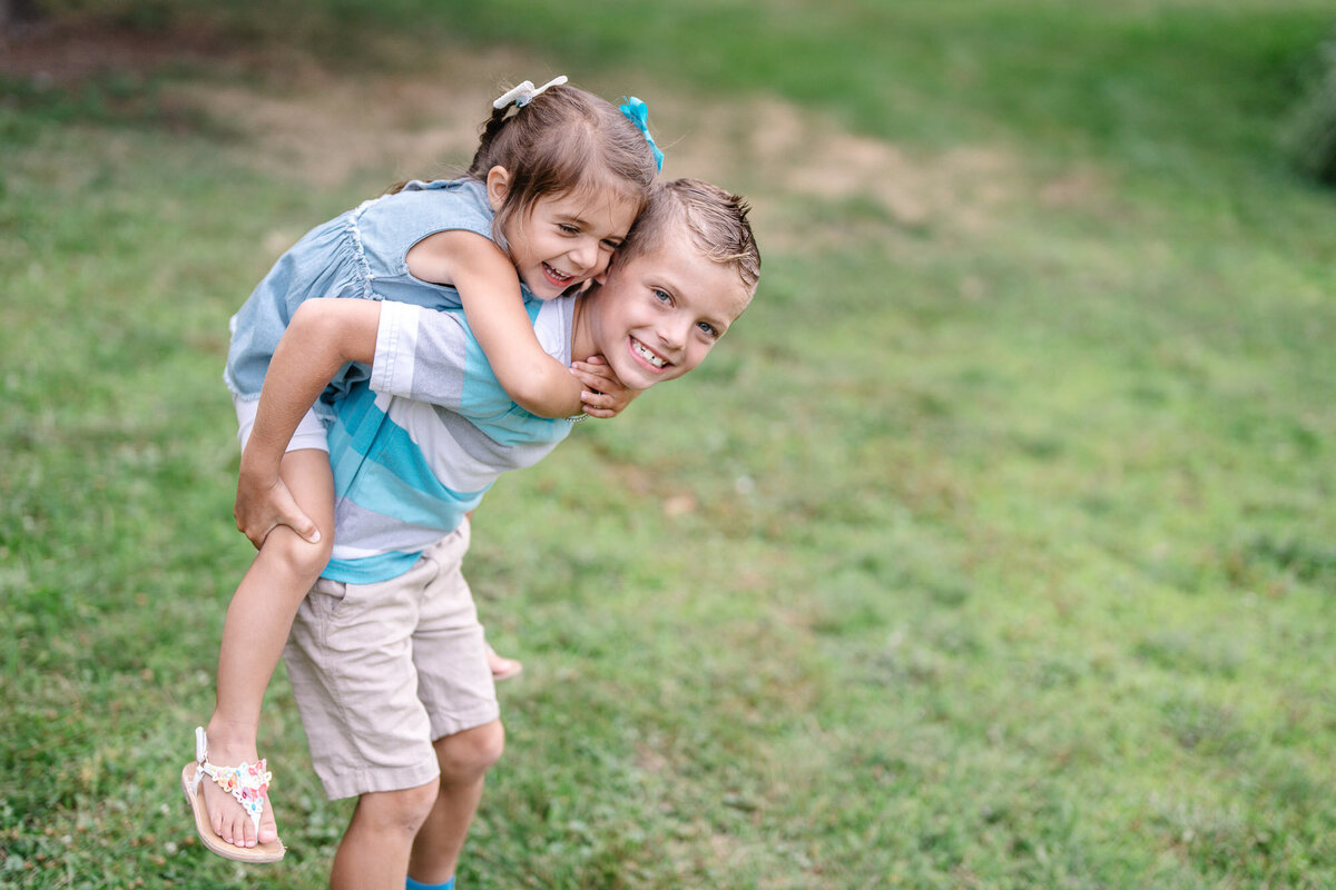 sibling-piggyback