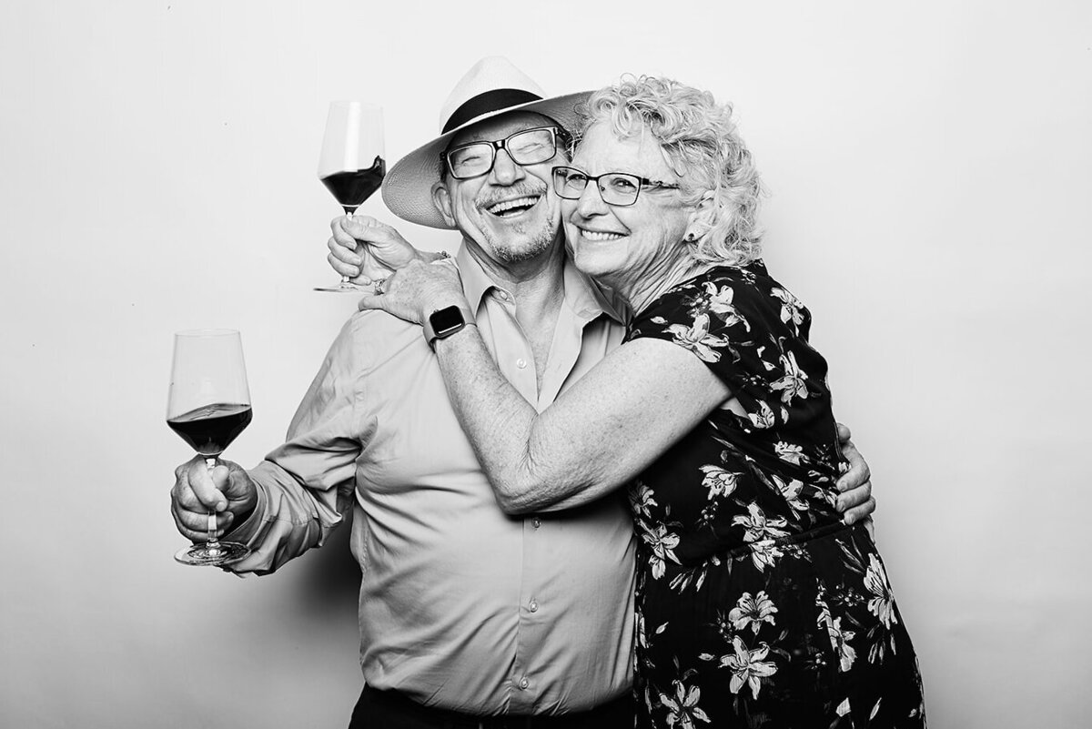 Erin + Lee 7.150524_Photobooth_danipadgett_websize