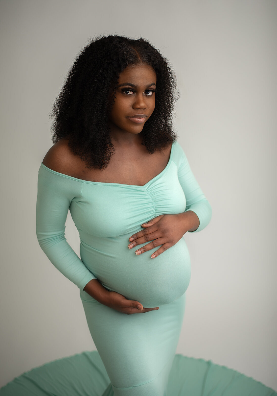 best st louis maternity photography, st louis maternity portrait studio, maternity photographer near me