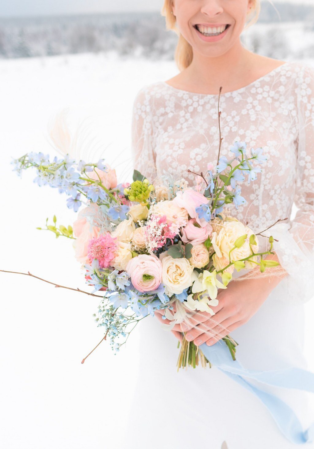 colorful winter wedding flower ideas