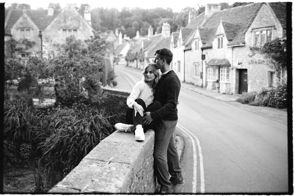 castle-combe-couple-portraits-analogue-13