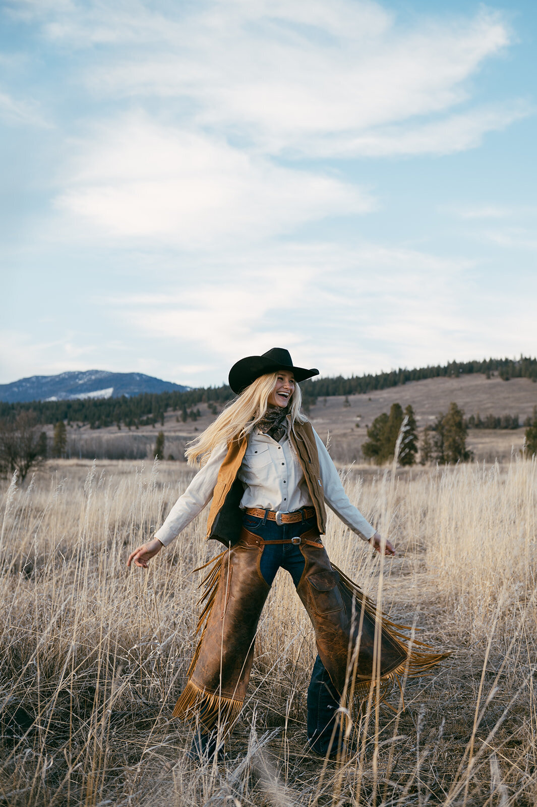 presley-gray-photo-montana-western-ranch-couples-photoshoot-2189