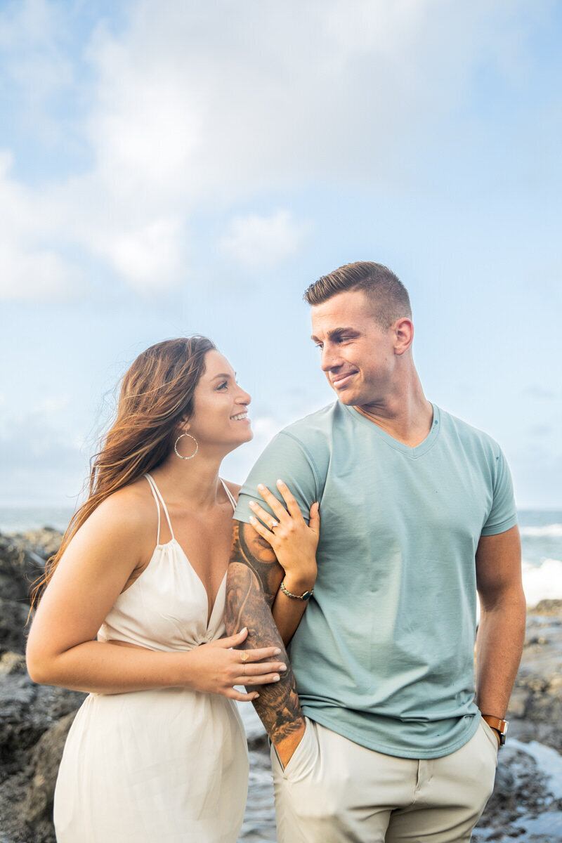 Intimate Maui couples for photography