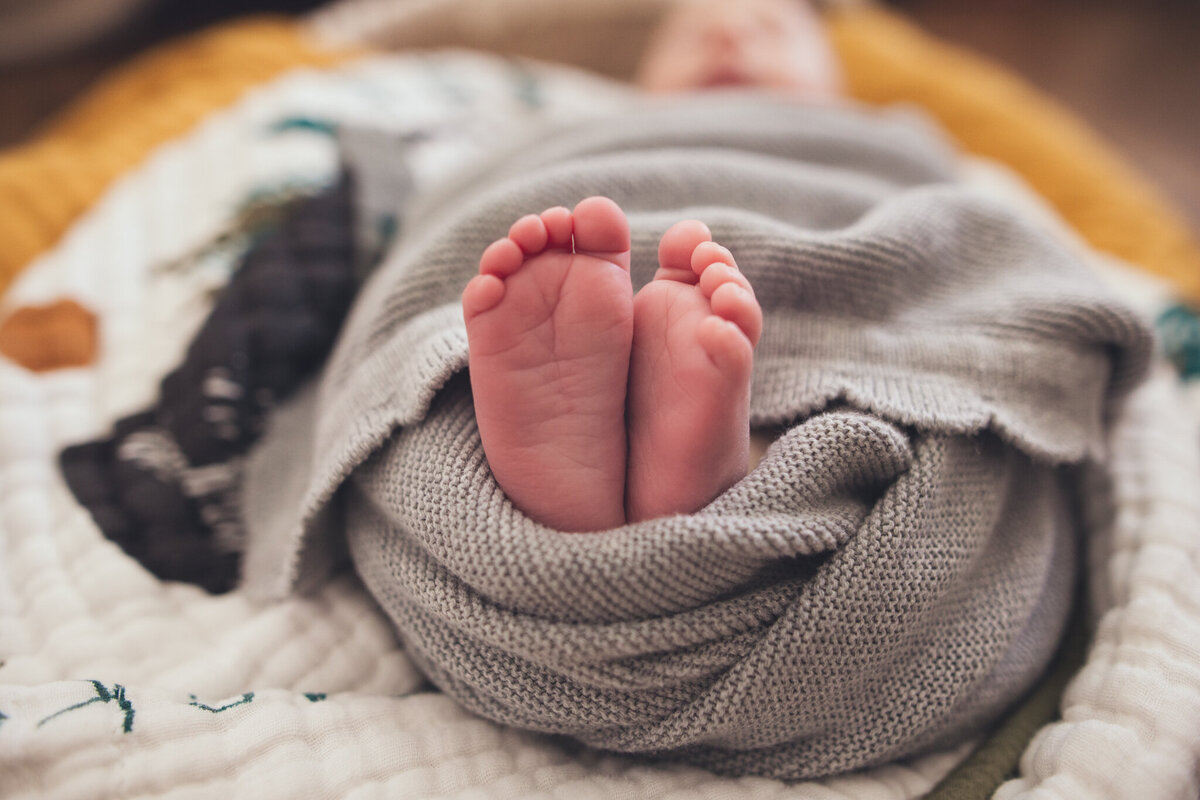 Lindsay-wilson-photography-in-home-newborn-42