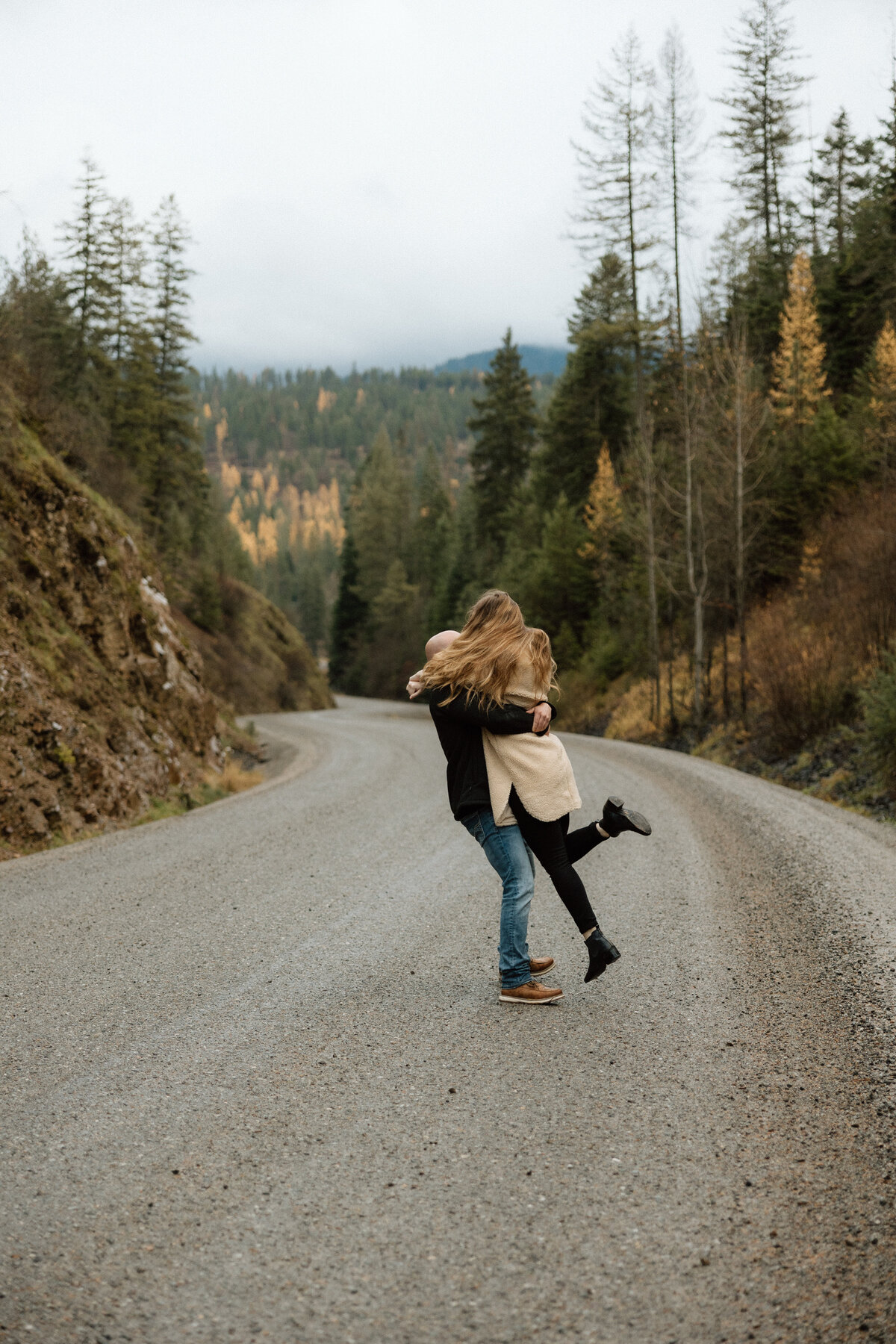 rainy-engagement-photos184108