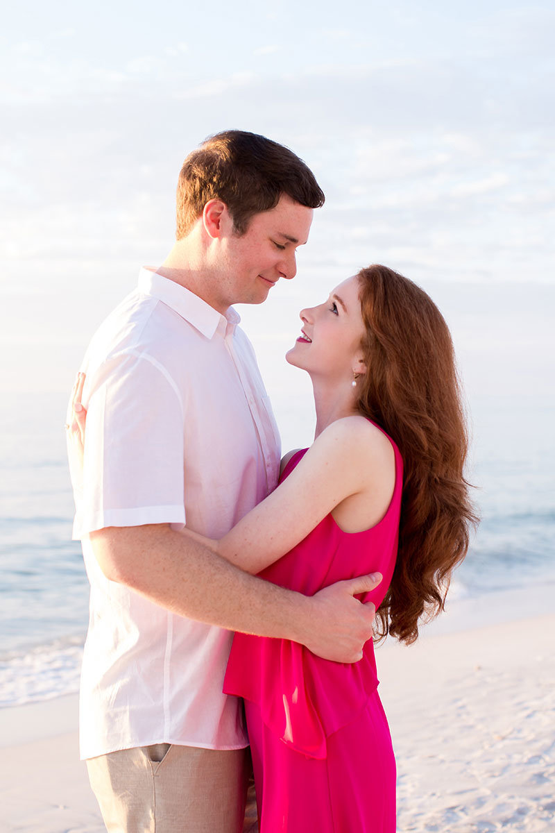 1020tonyamalayphotographybeachengagementportrait