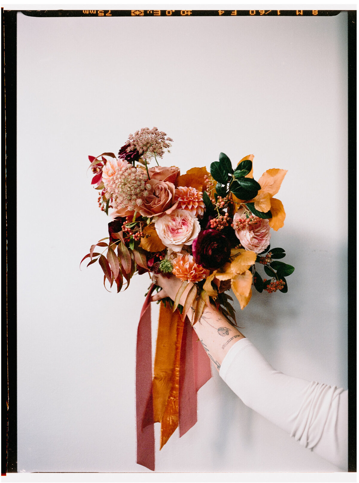 fall-wedding-flowers-bride-bouquet-1