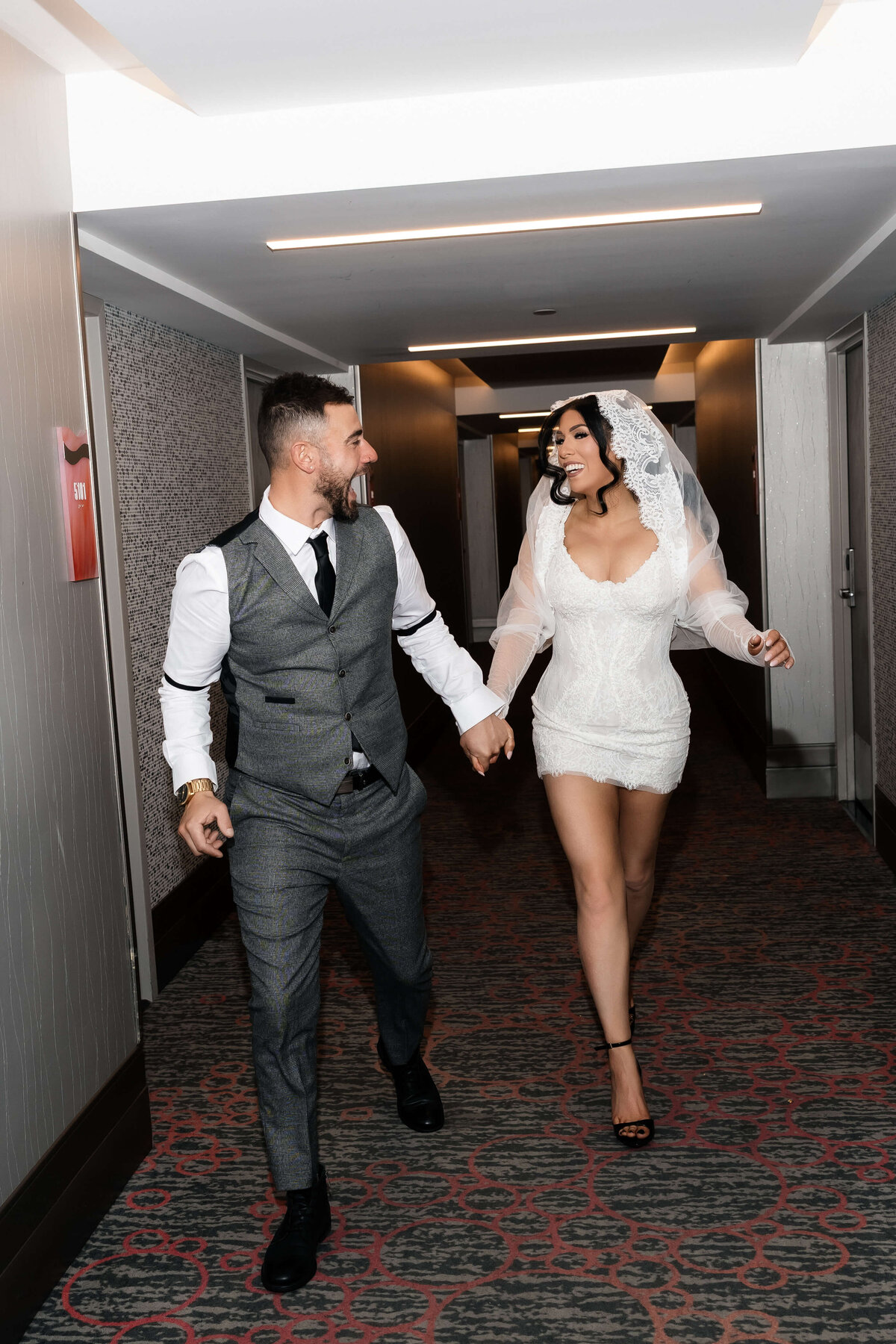 19riskyexposure_aimee-adrian_las-vegas-elopement-photography