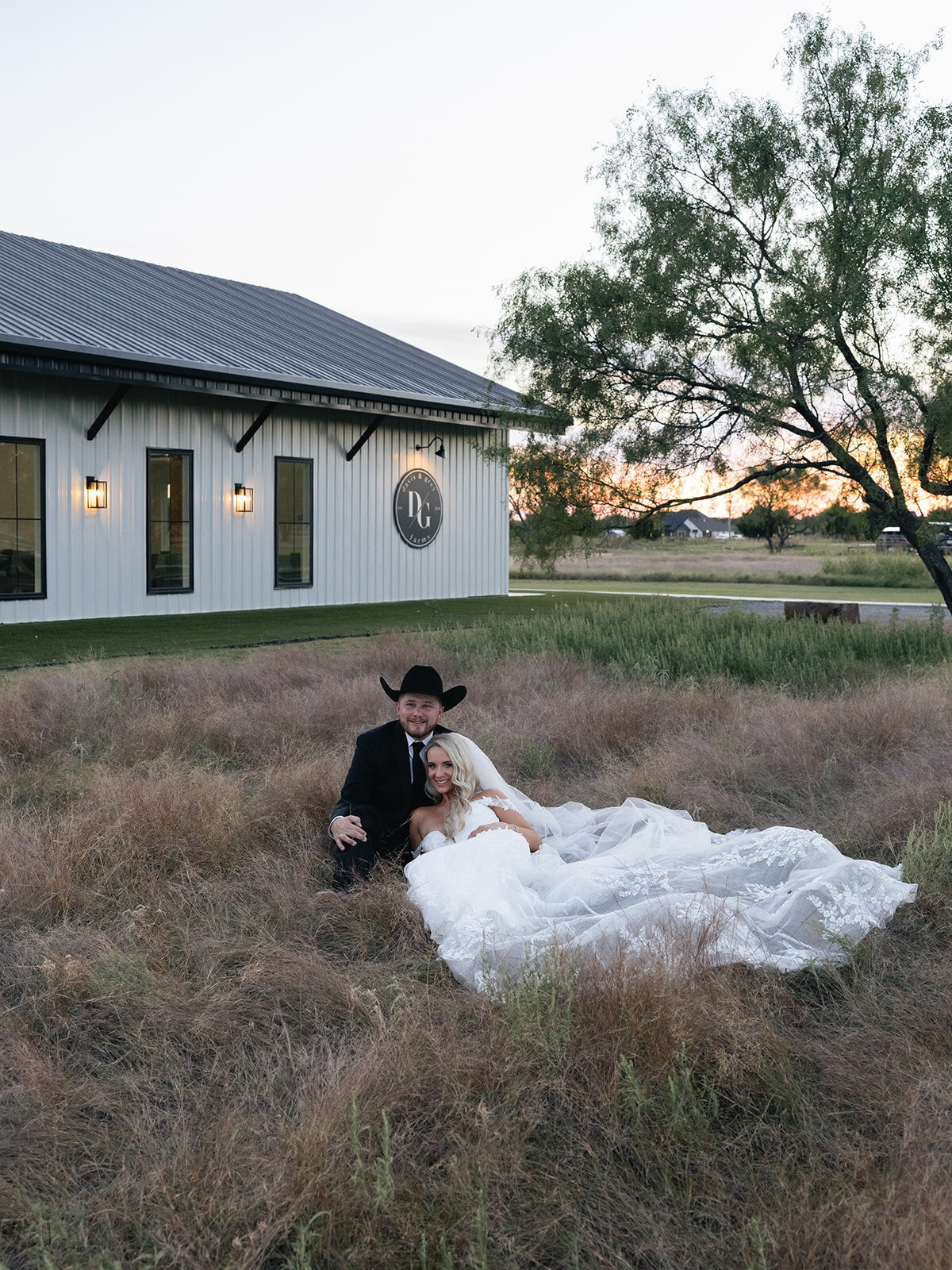 2025-10-11_DykesWeddingPreviews_MollyMurphyPhotography-94