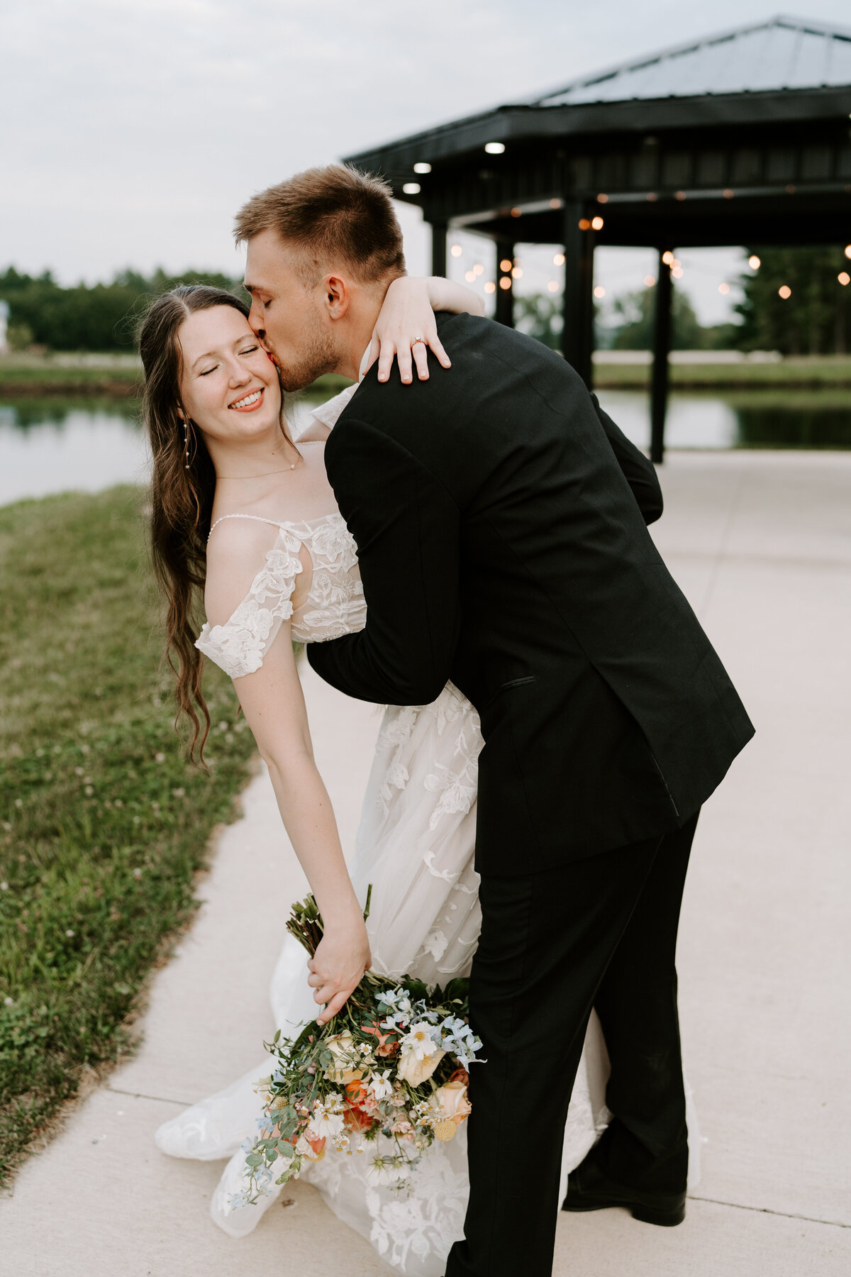 kraber-the-gathering-grounds-iowa-wedding-46