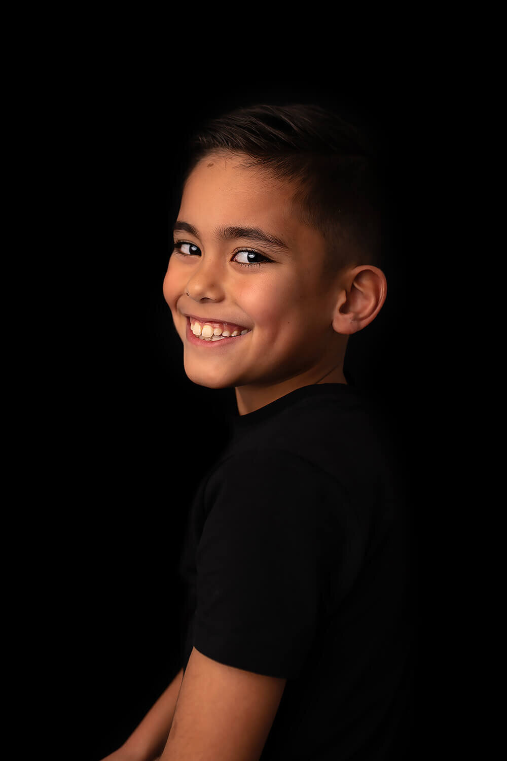 portret foto op zwart jongen