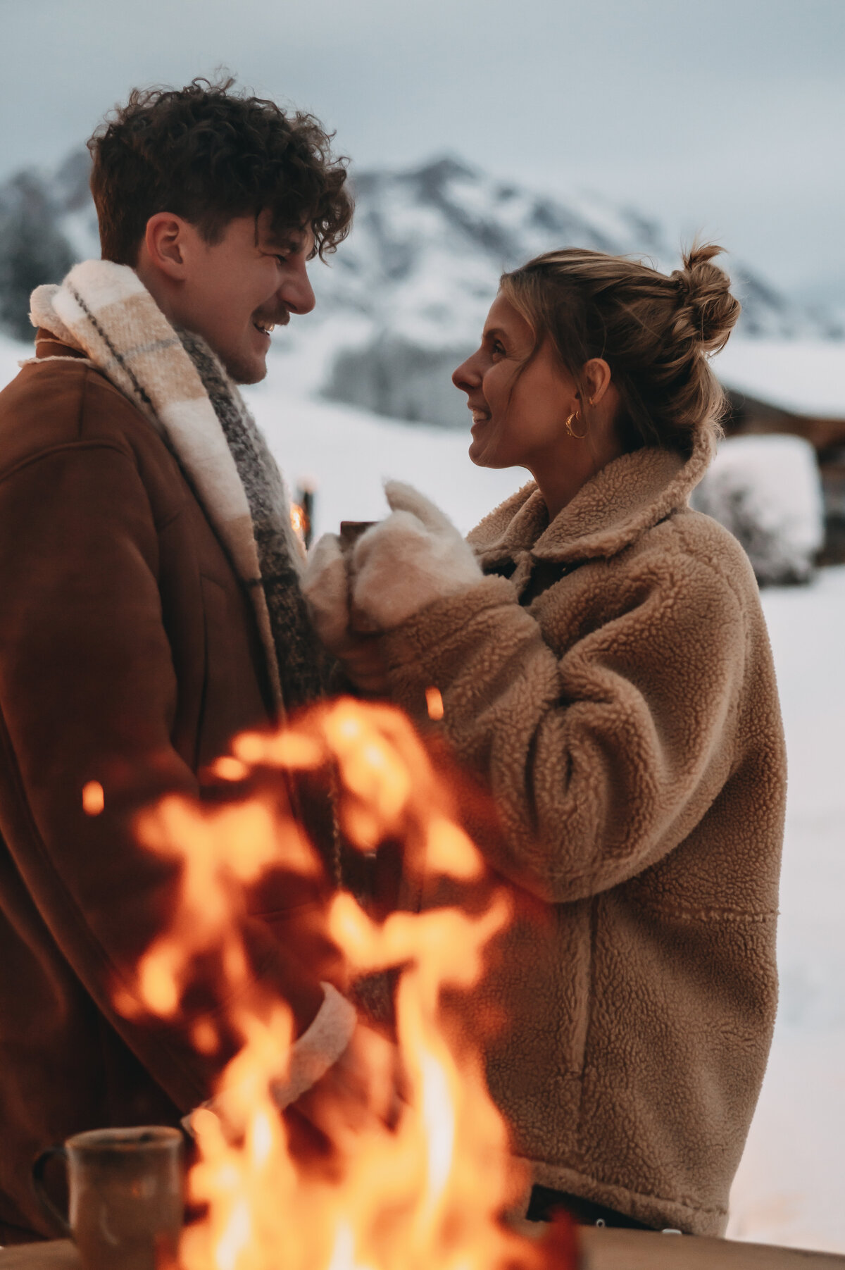 gluehwein-lagerfeuer-jufenalm-winter26