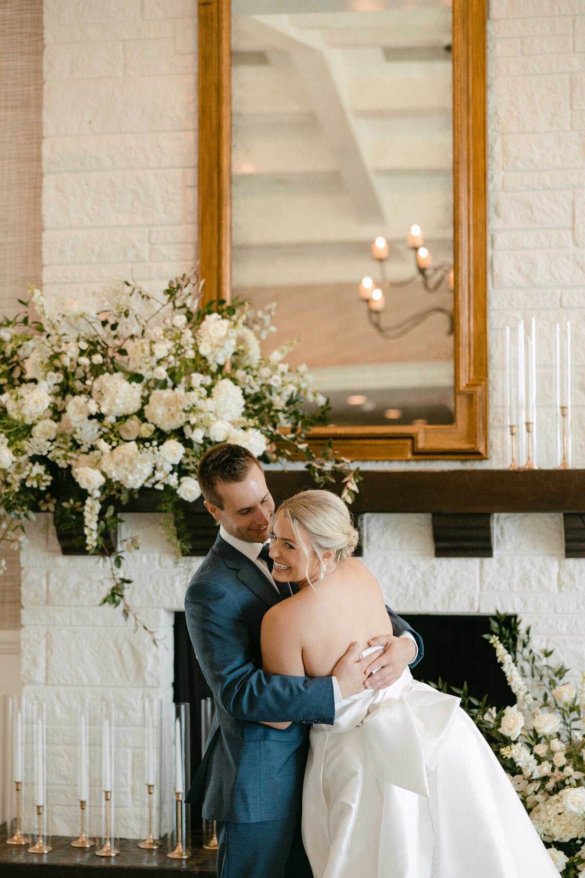 sloan-daniel-wichita-country-club-wedding-kayxbee-217